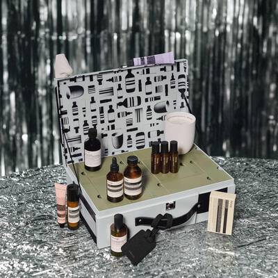 How to use The Aesop Valise